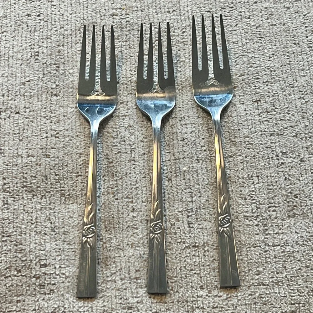 Epic Custom Stainless Rose Floral Dinner Forks Set of 3 Vintage Flatware